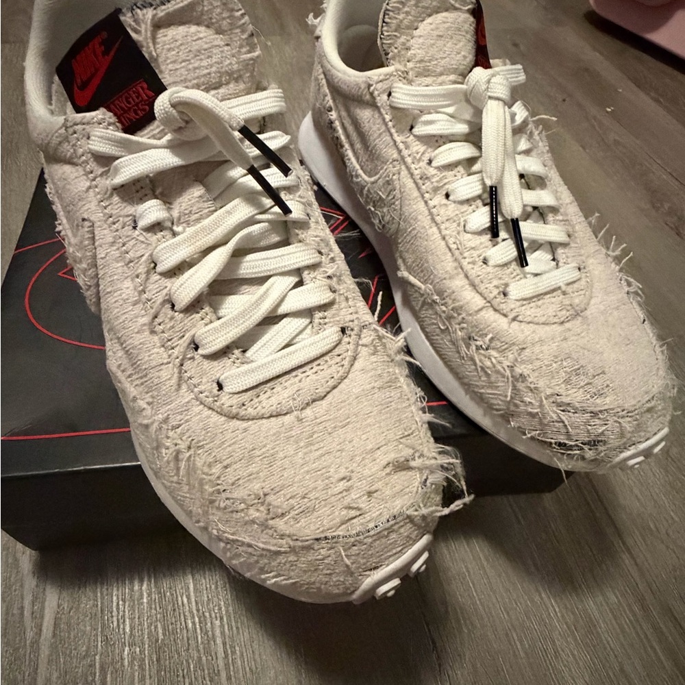 Nike White and Beige Sneakers with Red Accents
